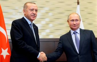 Ερντογάν σε Πούτιν: Ας μην βάλουμε «σκληρούς όρους» στους ταλιμπάν