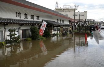 Στους 12 οι νεκροί από τις καταρρακτώδεις βροχοπτώσεις στην Ιαπωνία