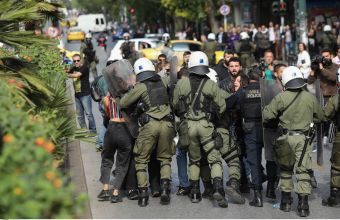 ΕΛΑΣ: Τρεις προσαγωγές και 2 αστυνομικοί τραυματίες στα επεισόδια στην ΑΣΟΕΕ