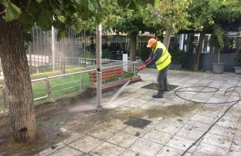 Δήμος Αθηναίων: Καθαρισμός στην πλατεία Αγίου Θωμά στο Γουδί (pics)