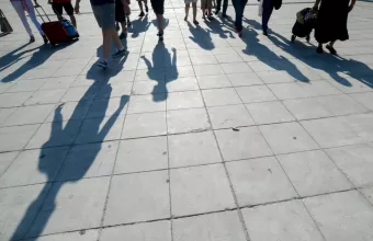 «Δουλειές Ξανά»: Τι αλλάζει από τη Δευτέρα για εργαζόμενους, ανέργους και συνταξιούχους