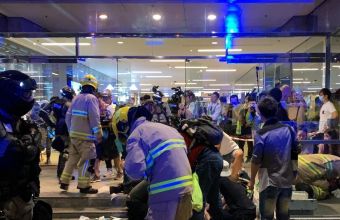 Τουλάχιστον έξι τραυματίες από επίθεση με μαχαίρι στο Χονγκ Κονγκ (vid)