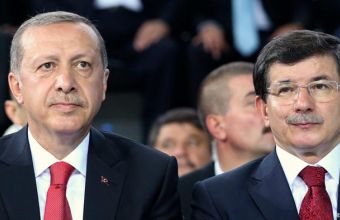 Τουρκία: Ο Νταβούτογλου πετά το γάντι στον Ερντογάν
