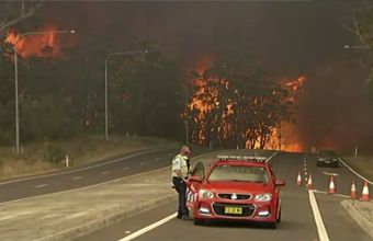 Αυστραλία: 8 νεκροί από τις φωτιές - Mάχη για διάσωση χιλιάδων ανθρώπων (vid)