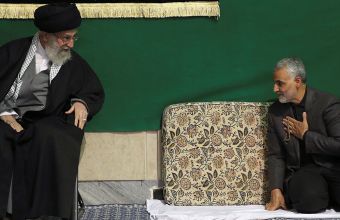 Ιράν: Ο αγιατολάχ Αλί Χαμενεΐ ορκίζεται «εκδίκηση» για το θάνατο του Σουλεϊμανί 