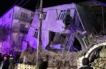 Σεισμός στην Τουρκία: «Θρήνος κι αγωνία» - Ο ΣΚΑΪ στο σημείο της τραγωδίας (vid)