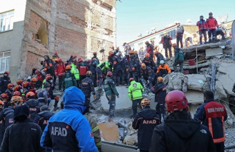 Σεισμός στην Τουρκία: Στους 35 οι νεκροί - Μάχη με τον χρόνο για ανεύρεση επιζώντων