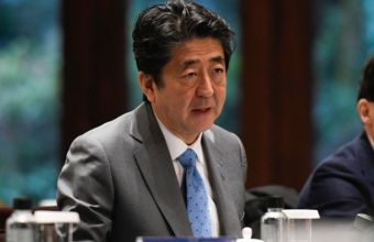 Ο πρωθυπουργός της Ιαπωνίας ακύρωσε την περιοδεία του σε τρεις χώρες της Μέσης Ανατολής