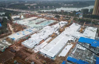 Κίνα: Έχτισαν τεράστιο νοσοκομείο σε 10 ημέρες - Το εντυπωσιακό timelapse (vid, pics)
