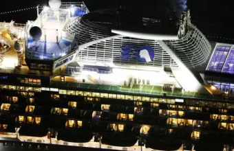 Πάνω από 3.700 άνθρωποι σε καραντίνα σε κρουαζιερόπλοιο ανοικτά του Τόκιο 