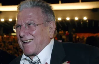 Πέθανε ο Κώστας Βουτσάς