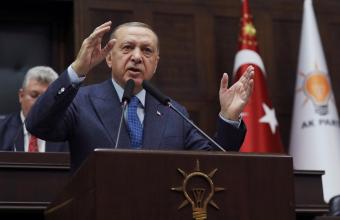 Ο Ερντογάν κατηγορεί τον Μακρόν για «αποικιοκρατικές» βλέψεις και «θέαμα» στον Λίβανο
