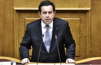 Μηταράκης: Μέχρι τα τέλη Μαρτίου αποχωρούν 10.000 πρόσφυγες από νησιά