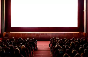 Ταινίες Πρώτης Προβολής: Νουάρ Μπάτμαν, μελωδικός Συρανό και Κοντσαλόφσκι