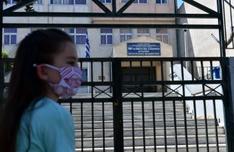 Πέτσας: Έρχονται μέτρα για μη χρήση μάσκας στα σχολεία - Στο «κάδρο» οι γονείς