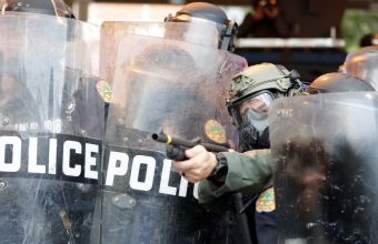 Δολοφονία Φλόιντ: Αστυνομικοί τραυμάτισαν εργαζόμενους του Reuters με πλαστικές σφαίρες