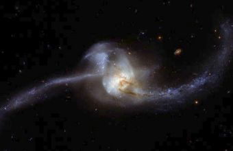 Επική εικόνα από το Hubble καταγράφει τη σύγκρουση τριών γαλαξιών -Δείτε βίντεο