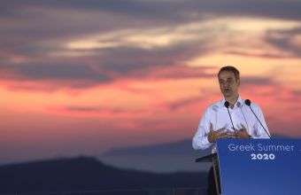 «Ο ελληνικός τουρισμός επέστρεψε»: Tα διεθνή ΜΜΕ για τις ανακοινώσεις Μητσοτάκη από Σαντορίνη