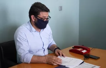 Χαρδαλιάς: «Δεν πρέπει να μας πείσουν»- To σκίτσο του Αρκά και το μήνυμα σε αρνητές κορωνοϊού(pic)