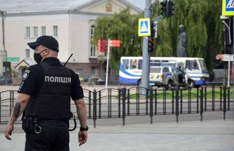 Ουκρανία: Οπλισμένος άνδρας με χειροβομβίδα κρατά όμηρο αστυνομικό (upd)