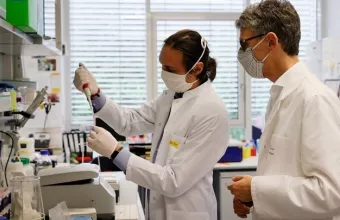 Μάχη κατά του κορωνοϊού: Ποιος ο ρόλος κυττάρων του ανοσοποιητικού για το κρυολόγημα 