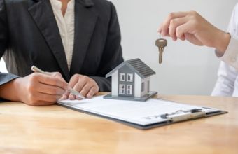 Τα κριτήρια για την επιδότηση «πράσινων» και «κόκκινων» δανείων με υποθήκη πρώτη κατοικία