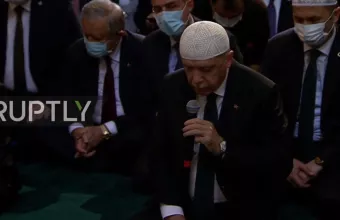 Ανοιξε ως τζαμί η Αγία Σοφία - Φιέστα Ερντογάν- Διάβασε απόσπασμα από το κοράνι (vids+pics)
