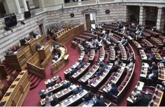 Προ ημερησίας διάταξη συζήτηση στη Βουλή, σε επίπεδο αρχηγών κομμάτων, για τις συνέπειες του κορωνοϊού
