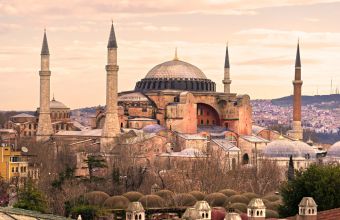 Τουρκία-Αγία Σοφία: Έκλεισε για το κοινό - Ξεκίνησαν οι προετοιμασίες για το άνοιγμα ως τζαμί