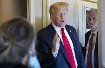 Τραμπ: Ο κορωνοϊός θα εξαφανιστεί! Να κάνουμε τεστ ΙQ με Μπάιντεν