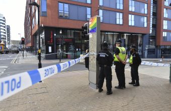 Τρεις συλλήψεις υπό τον αντιτρομοκρατικό νόμο για τη φονική έκρηξη σε ταξί στο Λίβερπουλ