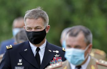 ΗΠΑ: «Έσχατη λύση» ο πόλεμος, απαντά ο στρατηγός ΜακΚόνβιλ στην επίθεση του Τραμπ στο Πεντάγωνο