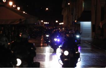 Διαμαρτυρία Ρομά στα Μέγαρα - Κλειστή η παλιά Εθνική προς Κόρινθο