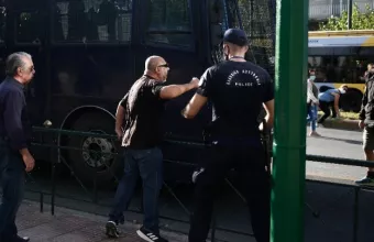 Καταδίκη: Δέκα προσαγωγές έξω από το Εφετείο, ατόμων που πρόσκεινται στη Χρυσή Αυγή	