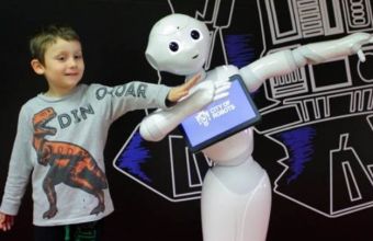 Ρομπότ στο νοσοκομείο Παπαγεωργίου εξοικειώνει αυτιστικά παιδιά με τις χρηματικές συναλλαγές 
