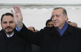 Μυστήριο στην Τουρκία: Θα μιλήσει ο Ερντογάν για την παραίτηση του γαμπρού του;