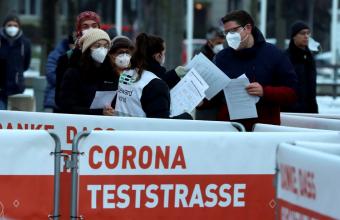 ΠΟΥ για μετάλλαξη κορωνοϊού: Οι χώρες στην Ευρώπη να "ενισχύσουν τους ελέγχους"