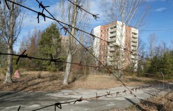 Ζελένσκι: Η Ρωσία προσπαθεί να καταλάβει τον πυρηνικό σταθμό του Τσερνομπίλ 