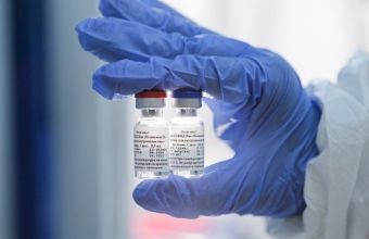 CDC: Δεν εντοπίστηκαν ζητήματα ασφάλειας με τα εμβόλια Pfizer και Moderna τον πρώτο μήνα 