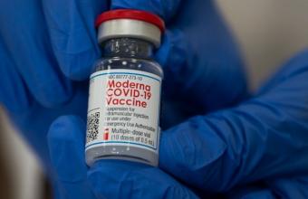 Η Κομισιόν αντεπιτίθεται: Nέα συμφωνία με Moderna για 300 εκατ. δόσεις εμβολίου το '21 και '22