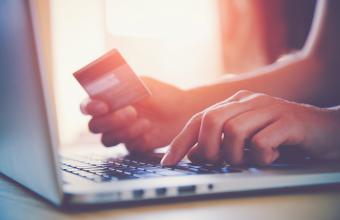 Online shopping: Οι τακτικές των καταστημάτων για να ξοδέψετε περισσότερα