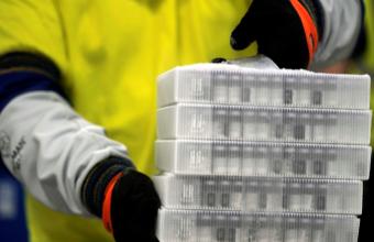 Επιπλέον 4 εκατομμύρια δόσεις εμβολίου της Pfizer για τον Μάρτιο εξασφάλισε η Κομισιόν
