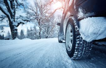 Τι πρέπει να έχετε στο αυτοκίνητο σε περίπτωση χιονόπτωσης και κακοκαιρίας
