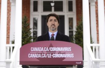 Καναδάς: Ο Τριντό ζήτησε από τους Καναδούς να μείνουν σπίτι μέσω meme του...  Μπέρνι Σάντερς! (pic)