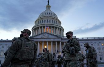 «Οχυρό» Ουάσινγκτον»: «Σκανάρουν» τους φρουρούς του Καπιτωλίου εάν είναι εξτρεμιστές