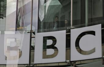 Το BBC ανέστειλε τη λειτουργία του στην Ρωσία