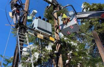 ΔΕΔΔΗΕ: Αποκαταστάθηκε η ηλεκτροδότηση και στα τελευταία 400 νοικοκυριά - Συνεχίζονται οι εργασίες