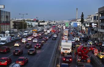 Περιβαλλοντικό τέλος 1.000 ευρώ για τα ρυπογόνα αυτοκίνητα- Ποια οχήματα αφορά 