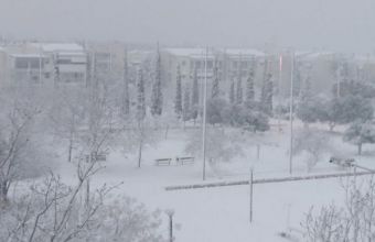 Στα λευκά έντυσε την Αττική η... Μήδεια: Χιόνι από το Ολυμπιακό Χωριό μέχρι την Πειραϊκή! (pics)