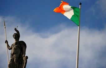 Κορωνοϊός: Η Ιρλανδία επιβάλλει το κλείσιμο μπαρ και εστιατορίων στις 8 το βράδυ